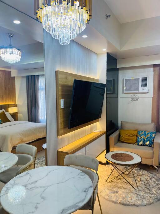 Marias Suite Near Manila Bay Free Use Of Pool Buitenkant foto