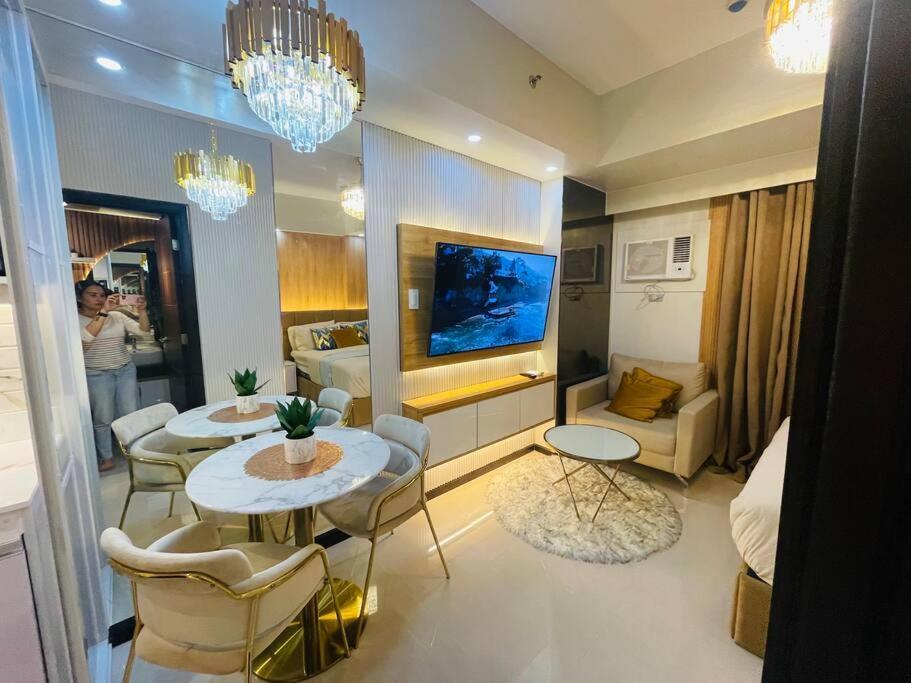Marias Suite Near Manila Bay Free Use Of Pool Buitenkant foto