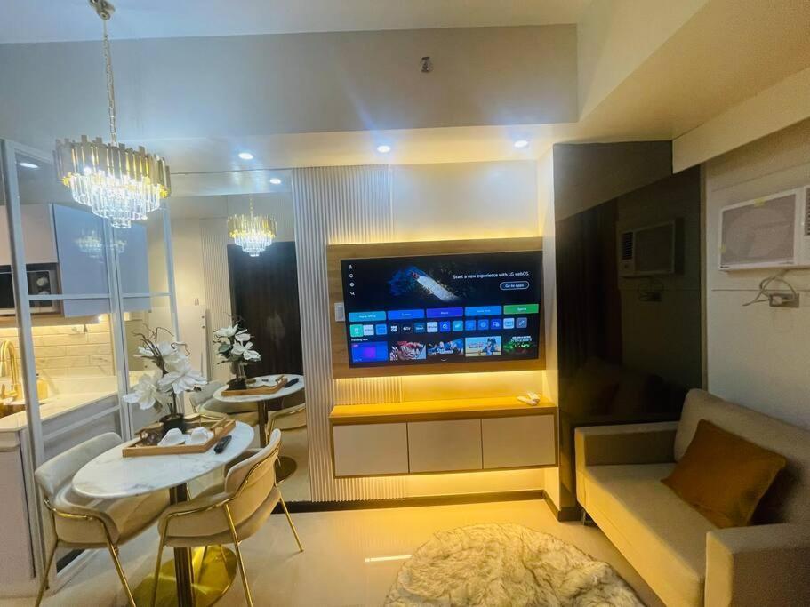 Marias Suite Near Manila Bay Free Use Of Pool Buitenkant foto
