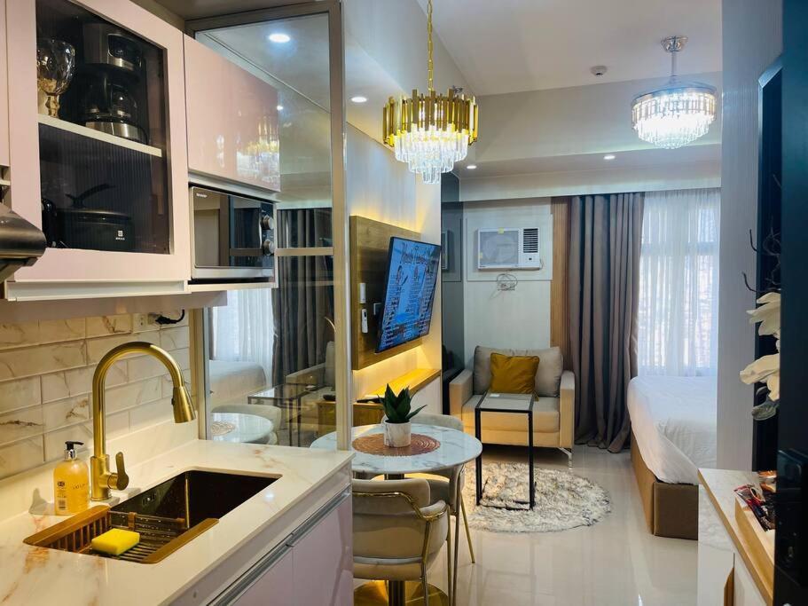 Marias Suite Near Manila Bay Free Use Of Pool Buitenkant foto