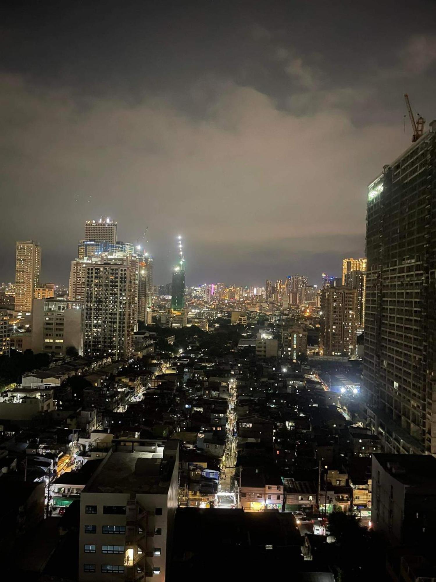 Marias Suite Near Manila Bay Free Use Of Pool Buitenkant foto